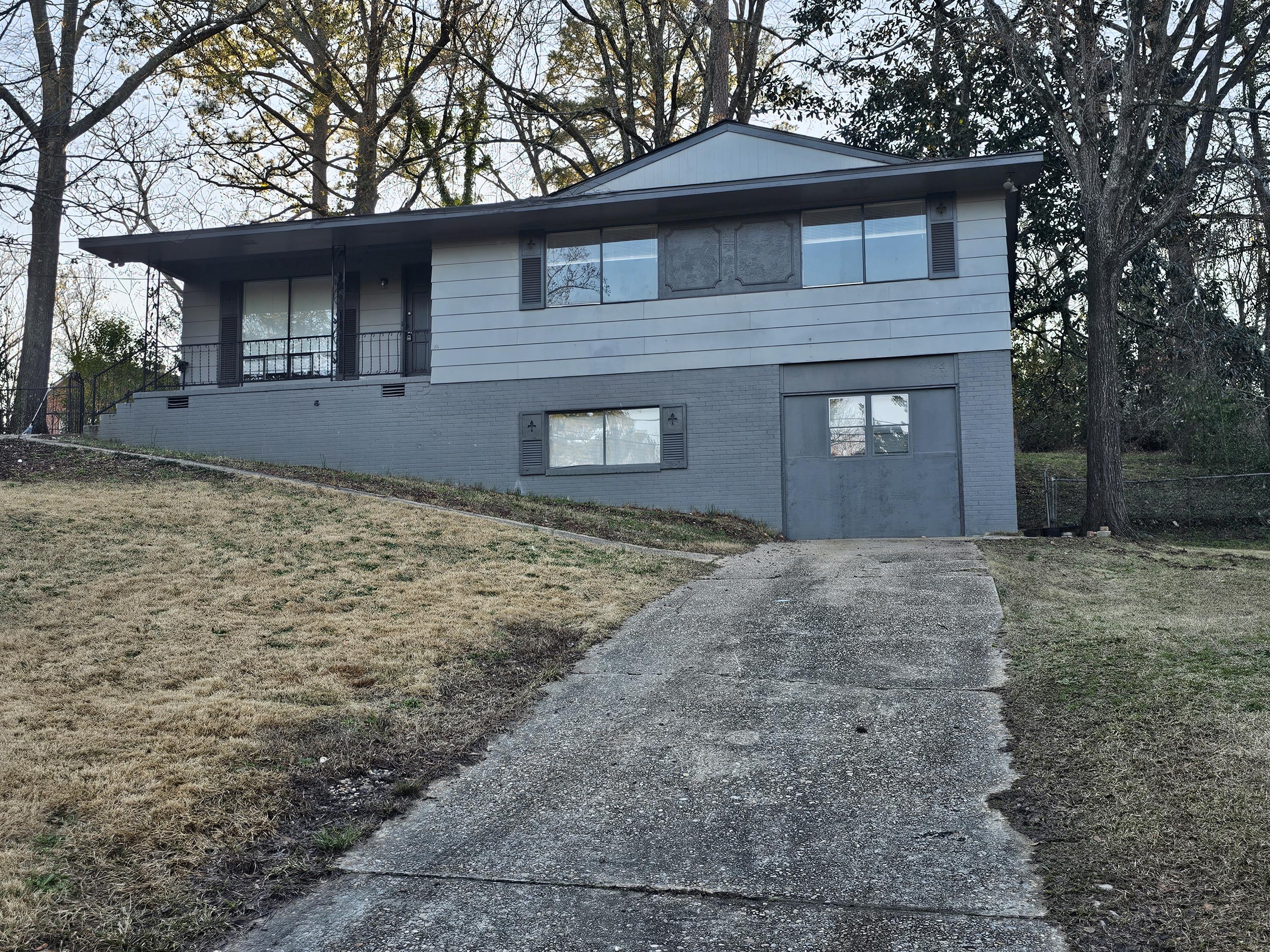909 Ashland Avenue